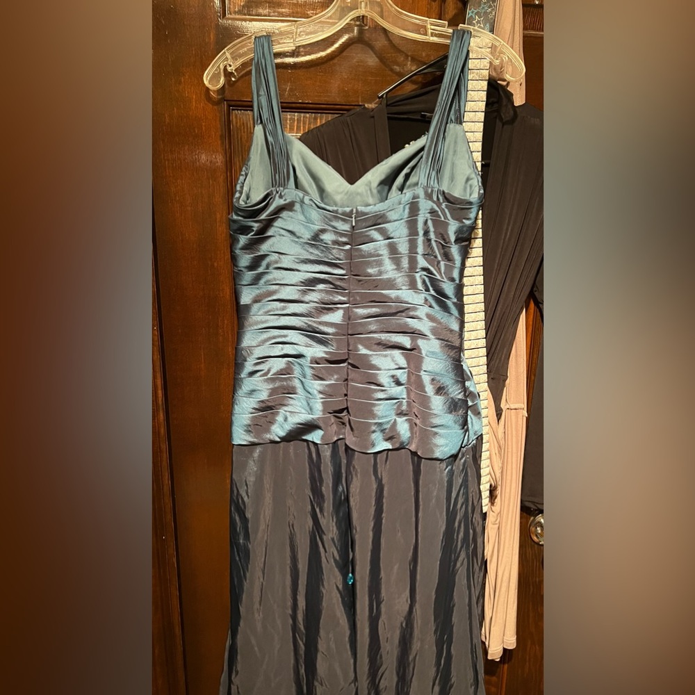 Women size 10 formal dress tag price$800 offers a $steal for what youre getting - Picture 5 of 14